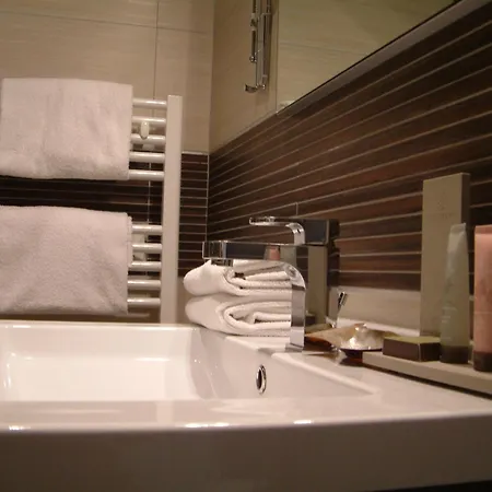 Otel D'elsa Juan-les-Pins